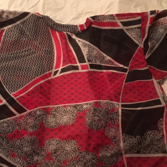 A. Women’s Kimono - Picture 3 of 3